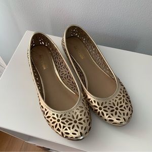 Kenneth Cole Reaction Gold Flats